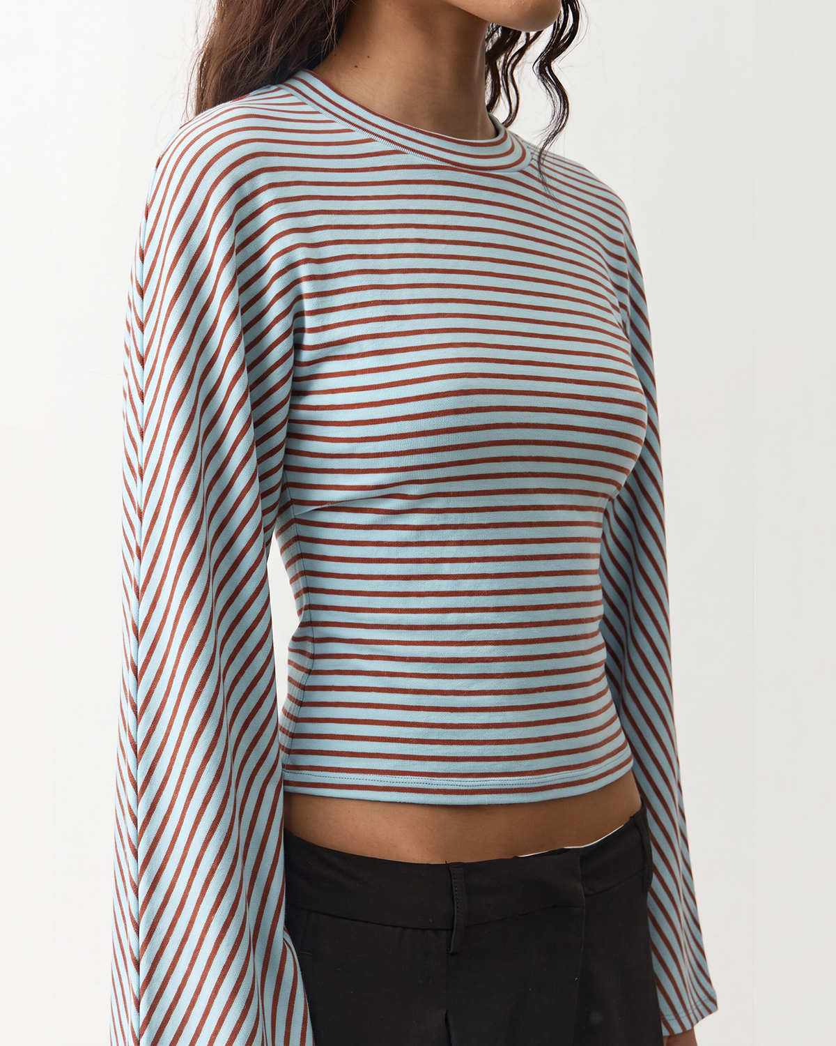 QINSEN Women's Crew Neck Long Sleeve Top Cinched Waist Stretch T Shirts