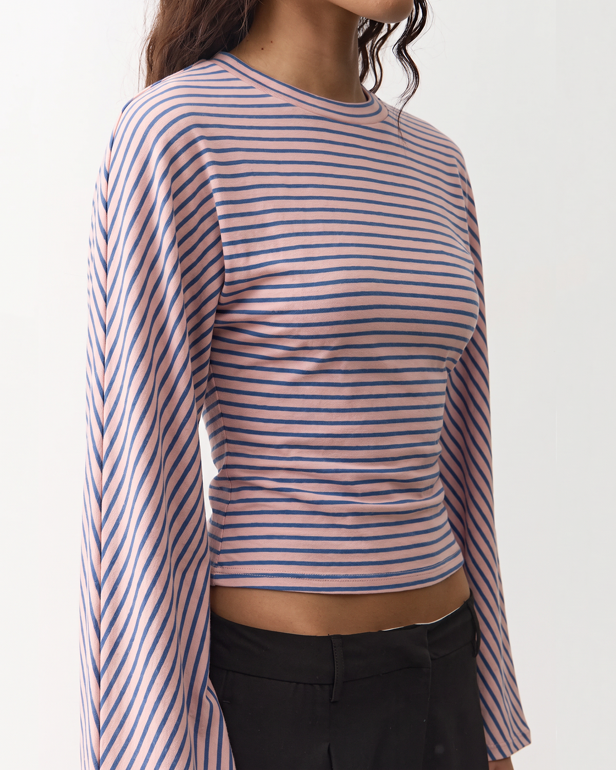 QINSEN Women's Crew Neck Long Sleeve Top Cinched Waist Stretch T Shirts