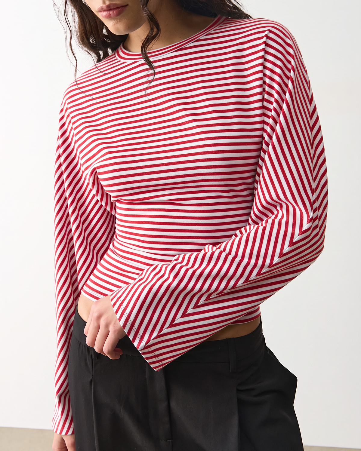 QINSEN Women's Crew Neck Long Sleeve Top Cinched Waist Stretch T Shirts