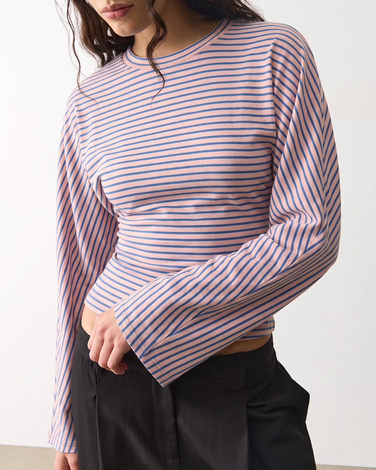 QINSEN Women's Crew Neck Long Sleeve Top Cinched Waist Stretch T Shirts