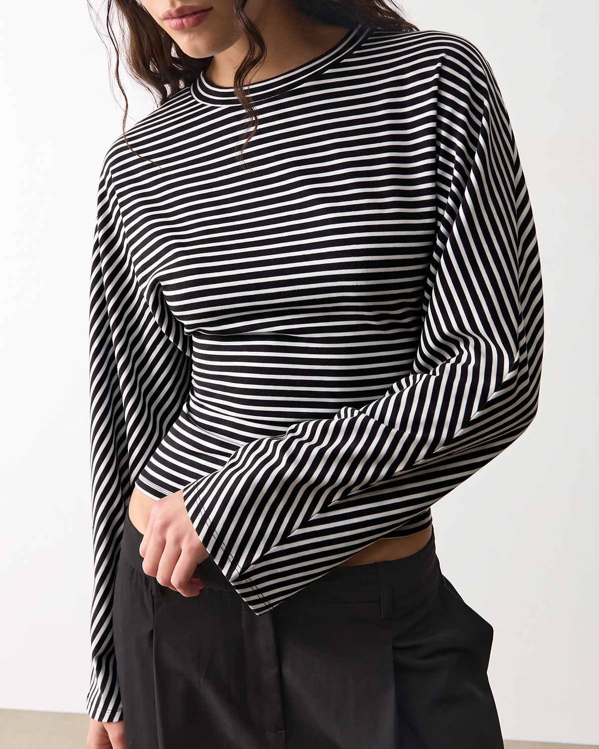 QINSEN Women's Crew Neck Long Sleeve Top Cinched Waist Stretch T Shirts